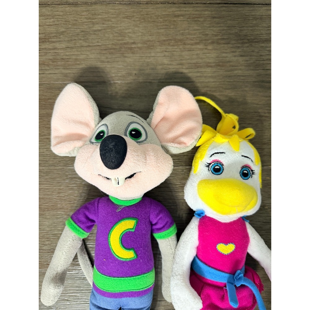 Chuck E.‎ Cheese & Helen Henny Pizza Arcade Plush Bundle
